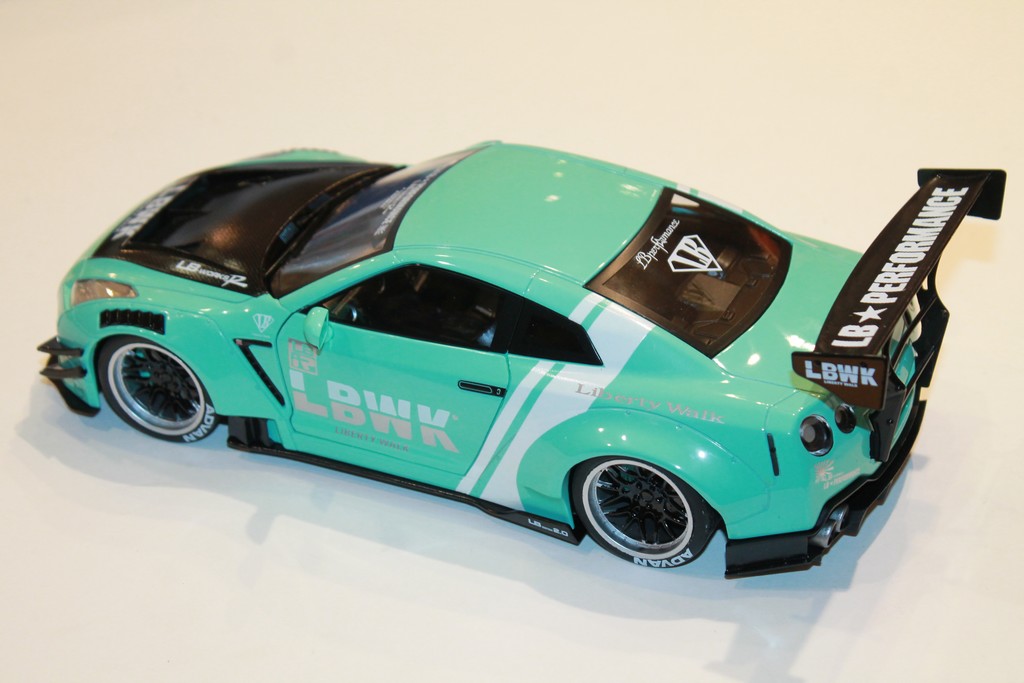 NISSAN GTR35 LB WORK TYPE2 VERT SOLIDO 1/18°