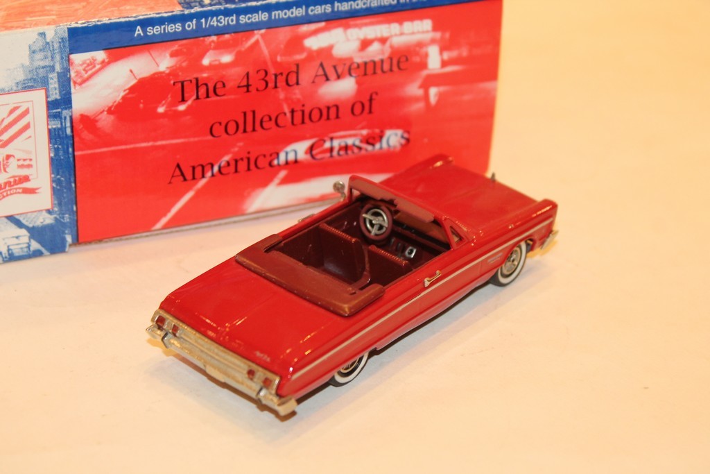 PLYMOUTH FURY CONVERTIBLE ROUGE 1965 MILESTONE 1/43°