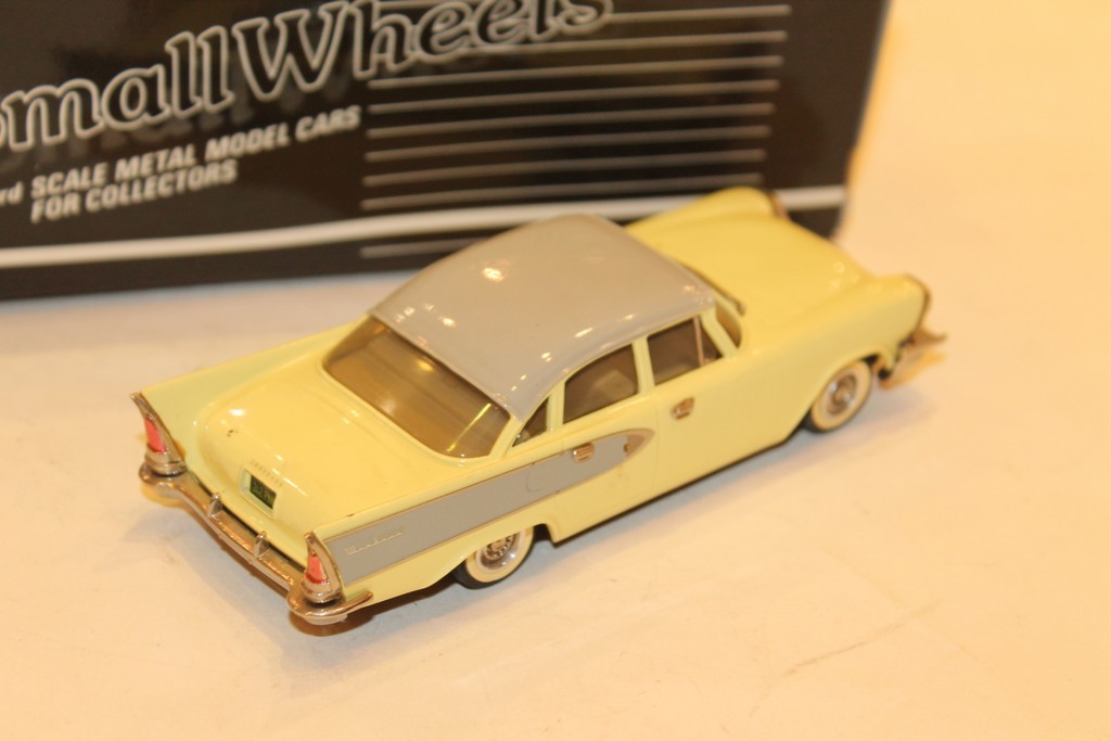 CHRYSLER WNDSOR JAUNE 1958 WESTERN MODEL 1/43°