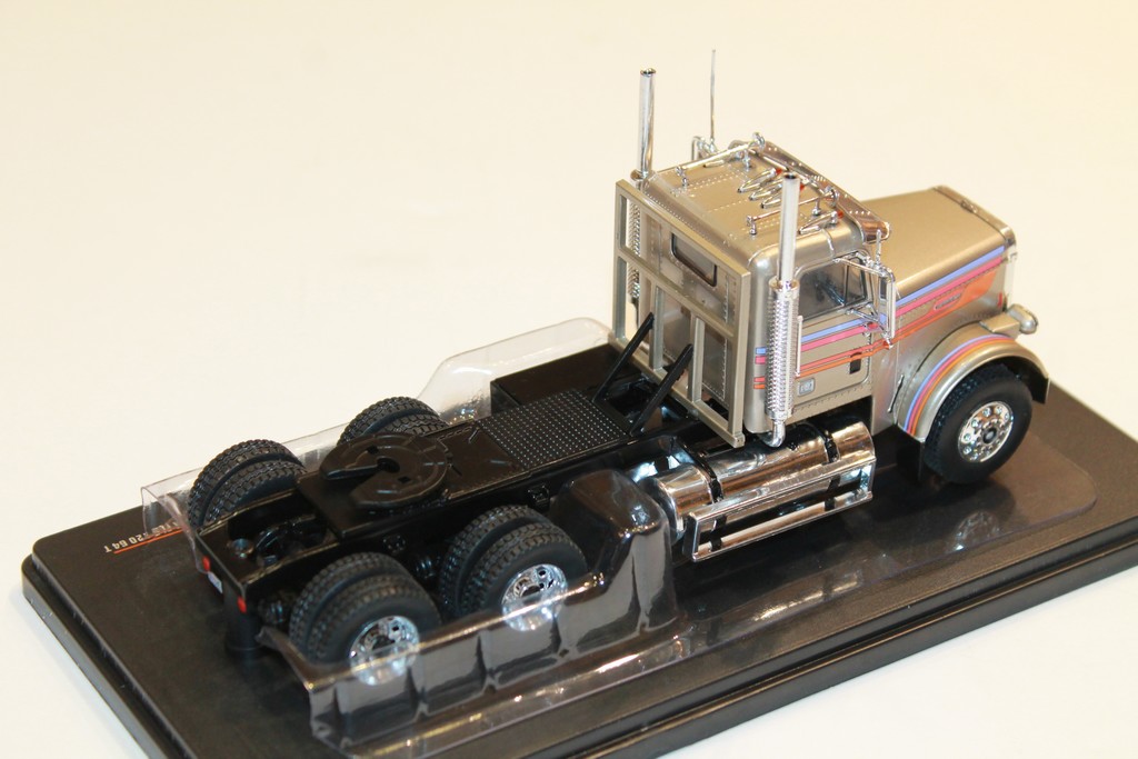 FREIGHTLINER FLC 120 64T 1977 IXO 1/43°
