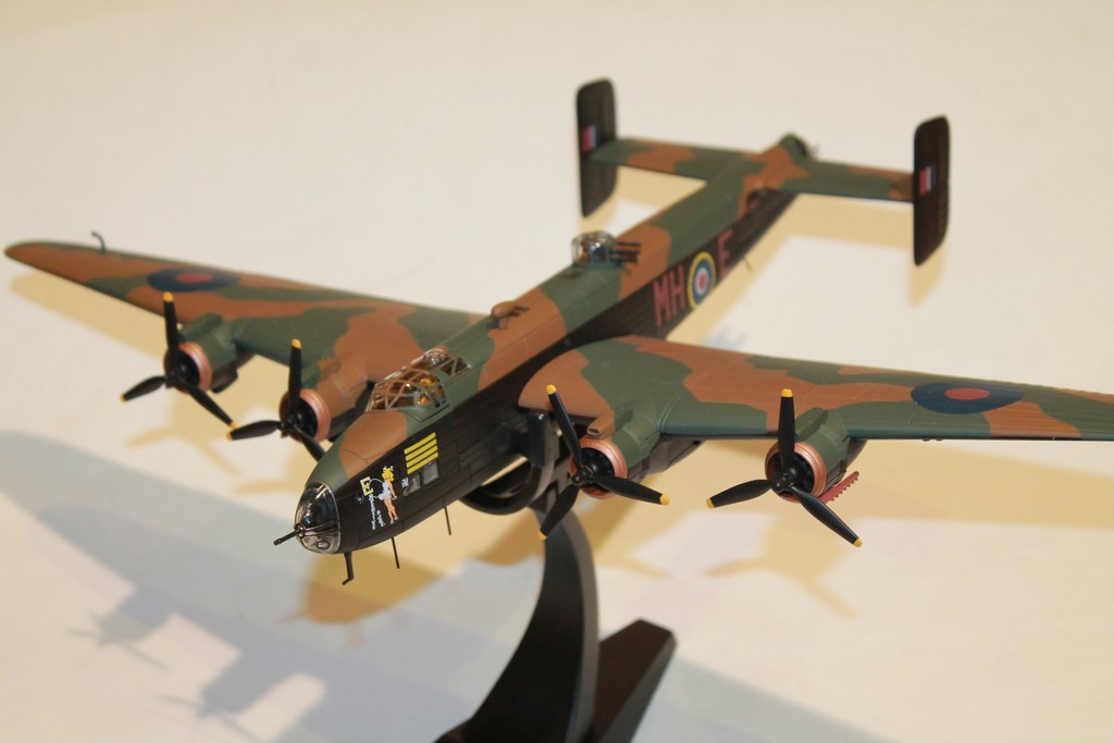 【デッドストック】Corgi ダイカストモデル AA37209 模型 航空機 Halifax B.MK III 1:72 Diecast Model - Corgi CG-AA37209 - $199.95