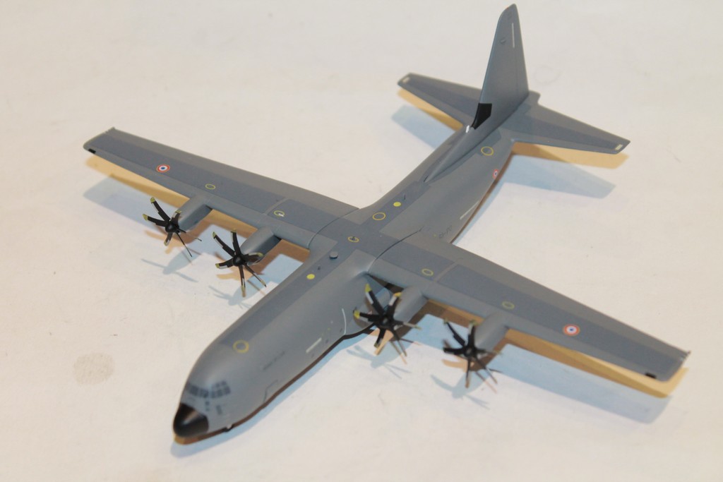 HERCULES C-130 "FRANCHE-COMTE" HERPA 1/200°