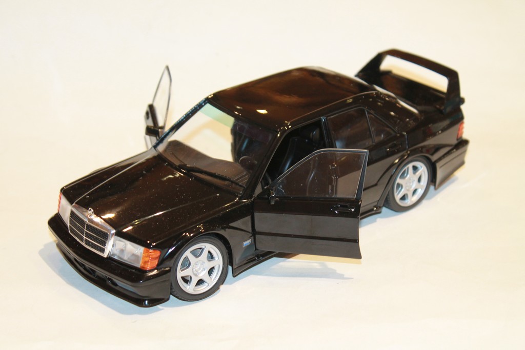 MERCEDES 190E EVO II 1990 SOLIDO 1/18°