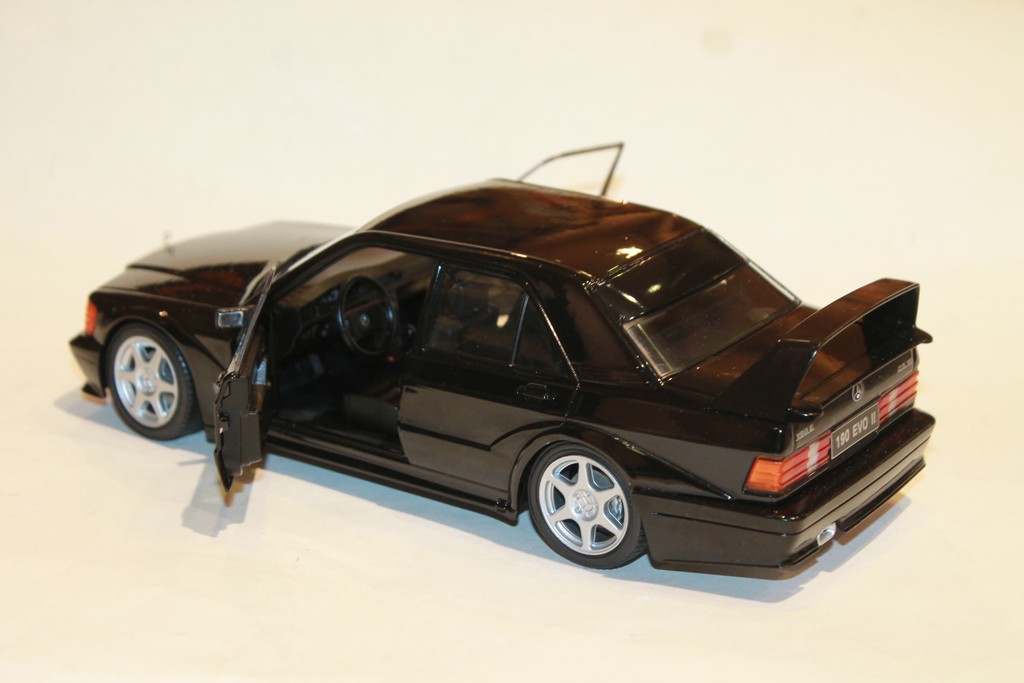 MERCEDES 190E EVO II 1990 SOLIDO 1/18°