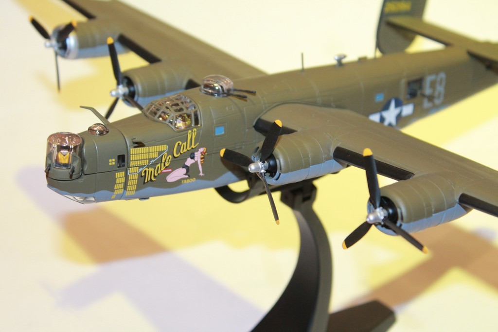 CONSOLIDATED B2 LIBERATOR "MALE CALL" 1944 CORGI 1/72°