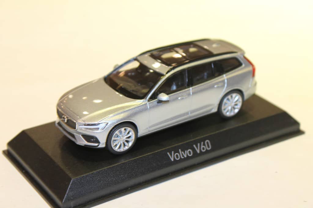 VOLVO ボルボ V60 CROSS COUNTRY NOREV 1:43 ミニカー 1/43 ノレブ