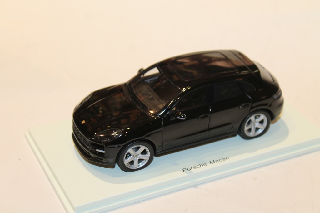 PORSCHE MACAN 2019 NOIR SPARK 1/43°