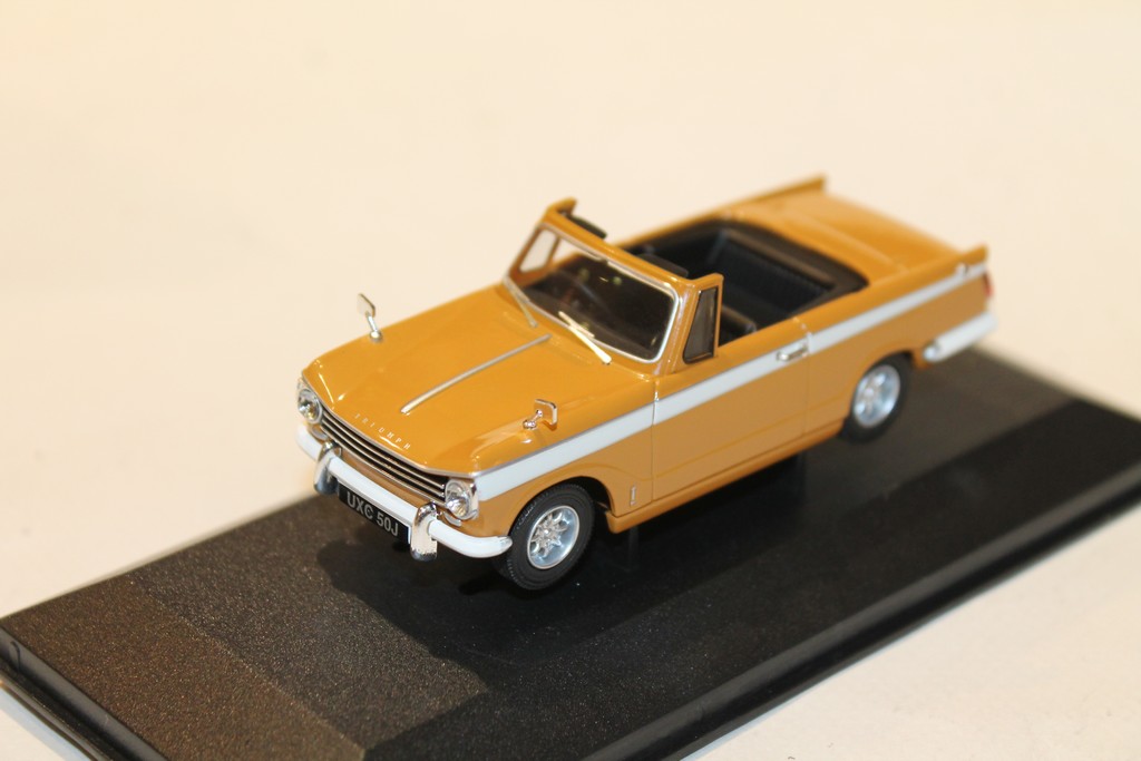 TRIUMPH HERALD 13/60 CONVERTIBLE OCRE VANGUARDS 1/43°