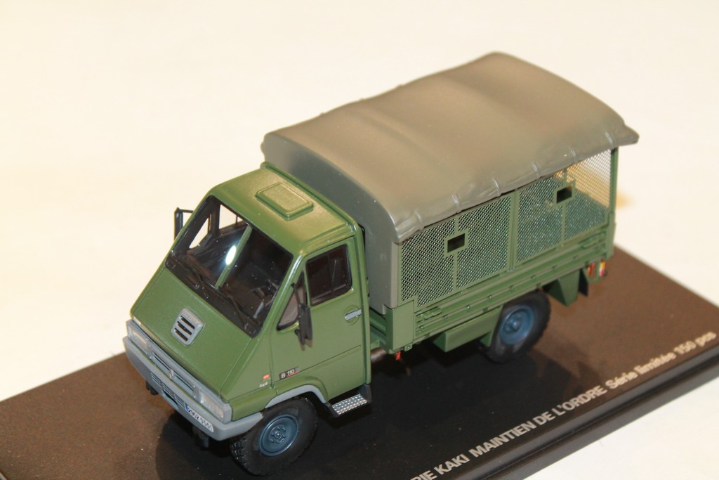 RENAULT B110 GENDARMERIE 'KAKI' PERFEX 1/43°