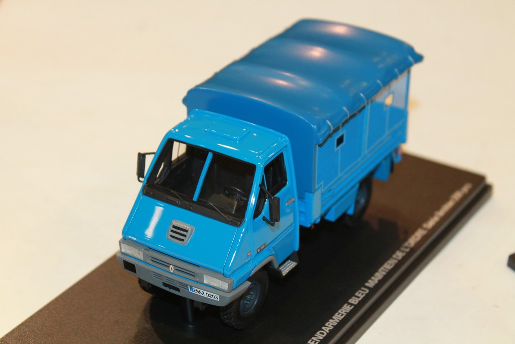 RENAULT B110 4x4 GENDARMERIE 'BLEU' PERFEX 1/43°