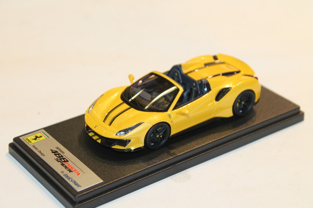 FERRARI 488 PISTA SPIDER YELLOW LOOKSMART 1/43°