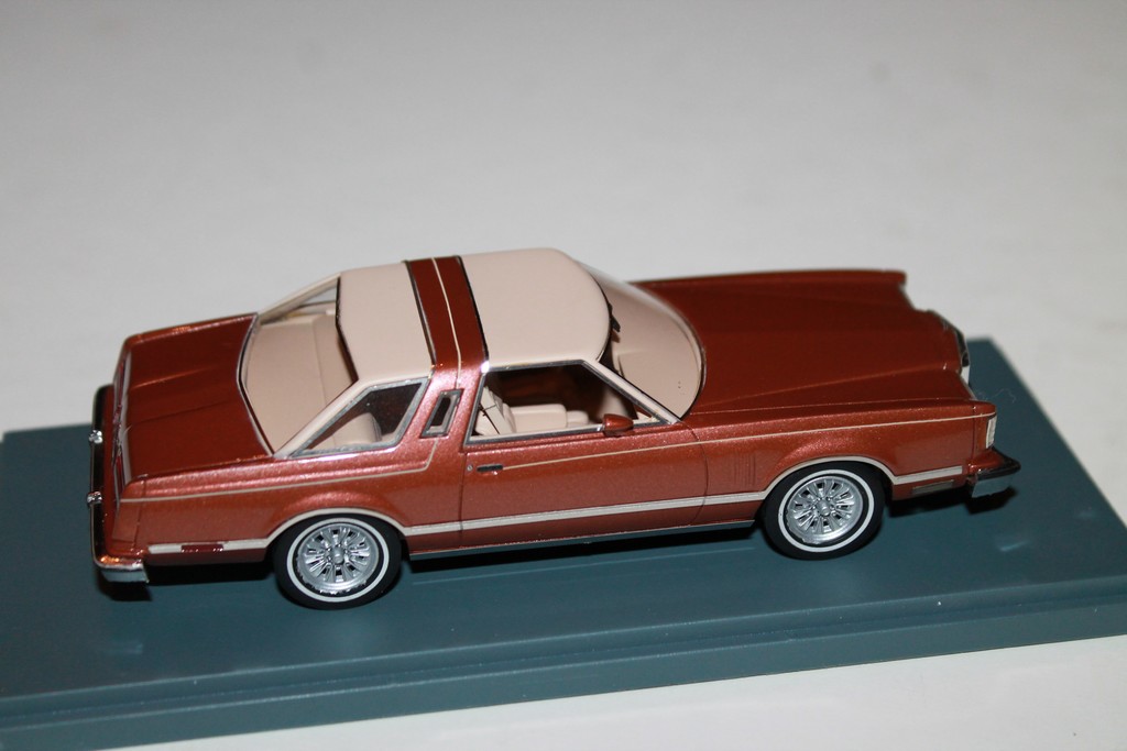FORD TUHUNDERBIRD 1972 NEO 1/43°