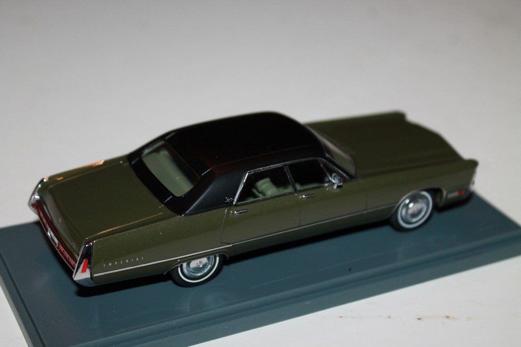CHRYSLER IMPERIAL SEDAN 1972 NEO 1/43°