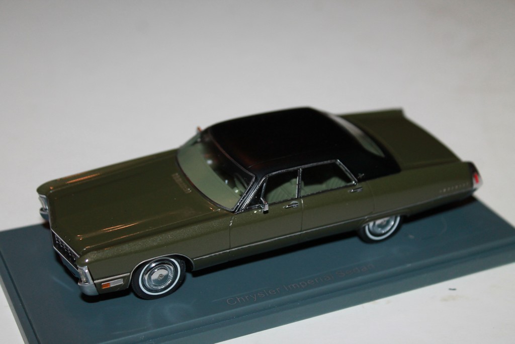 CHRYSLER IMPERIAL SEDAN 1972 NEO 1/43°