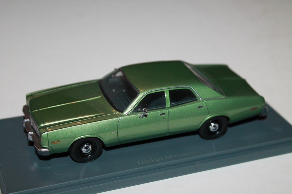 DODGE MONACO 1977 NEO 1/43°