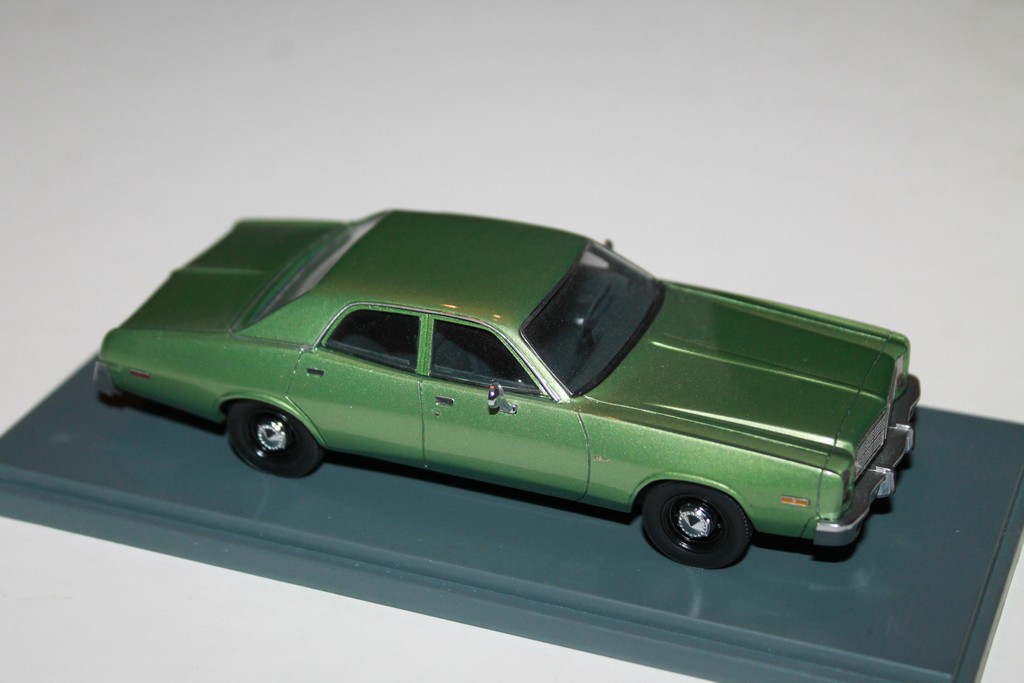 DODGE MONACO 1977 NEO 1/43°