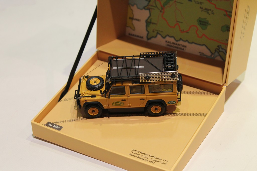 LAND ROVER DEFENDER 110 CAMEL TROPHY 1993 ALMOST REAL 1/43°