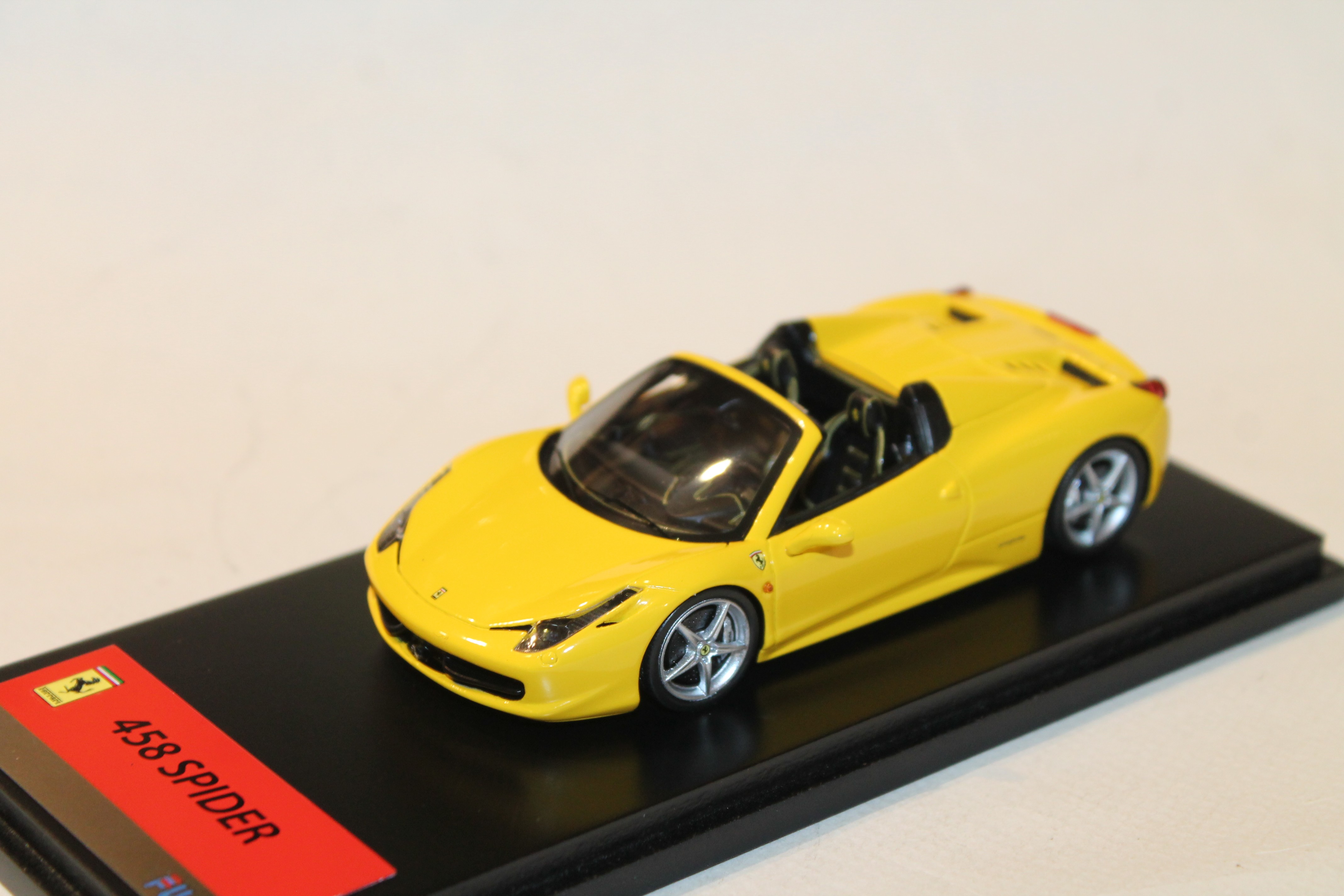 FERRARI F458 SPIDER JAUNE 2012 FUJIMI 1/43°