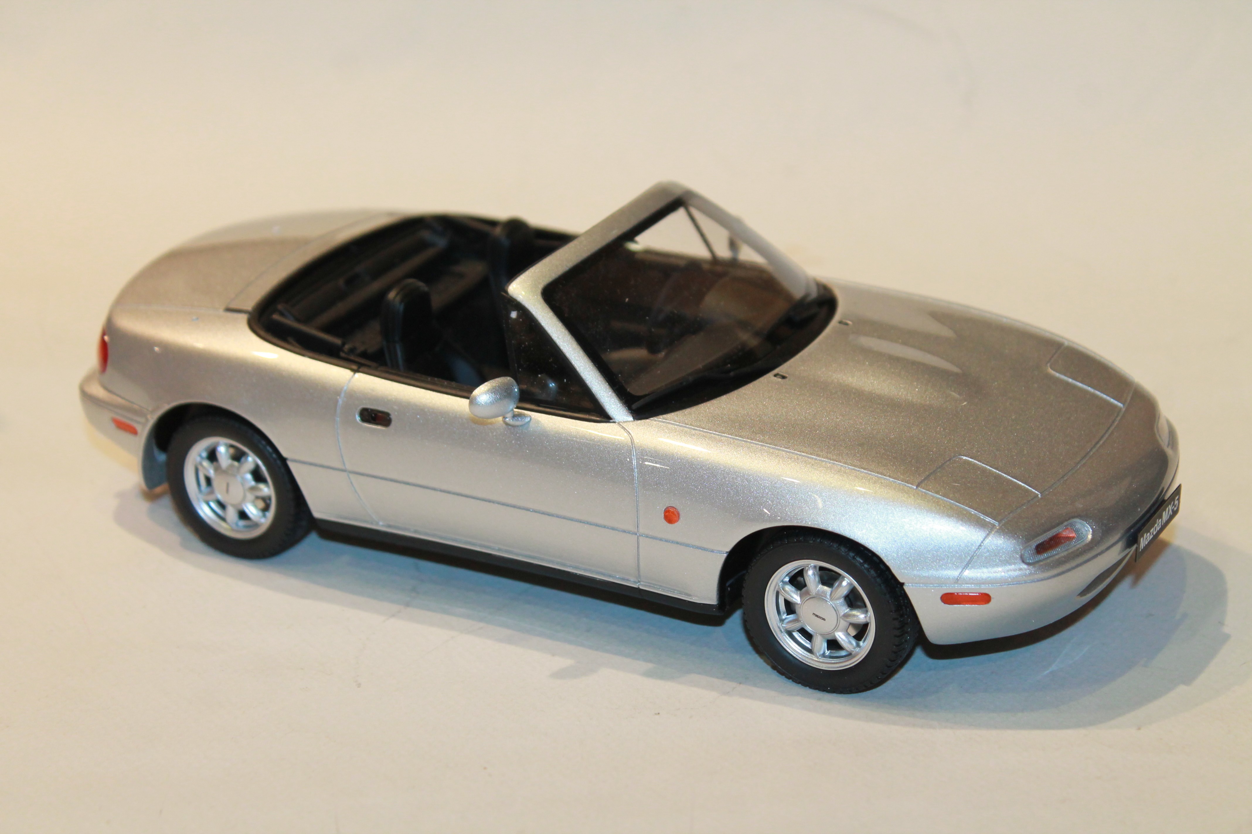 miniature mazda mx5 1 18