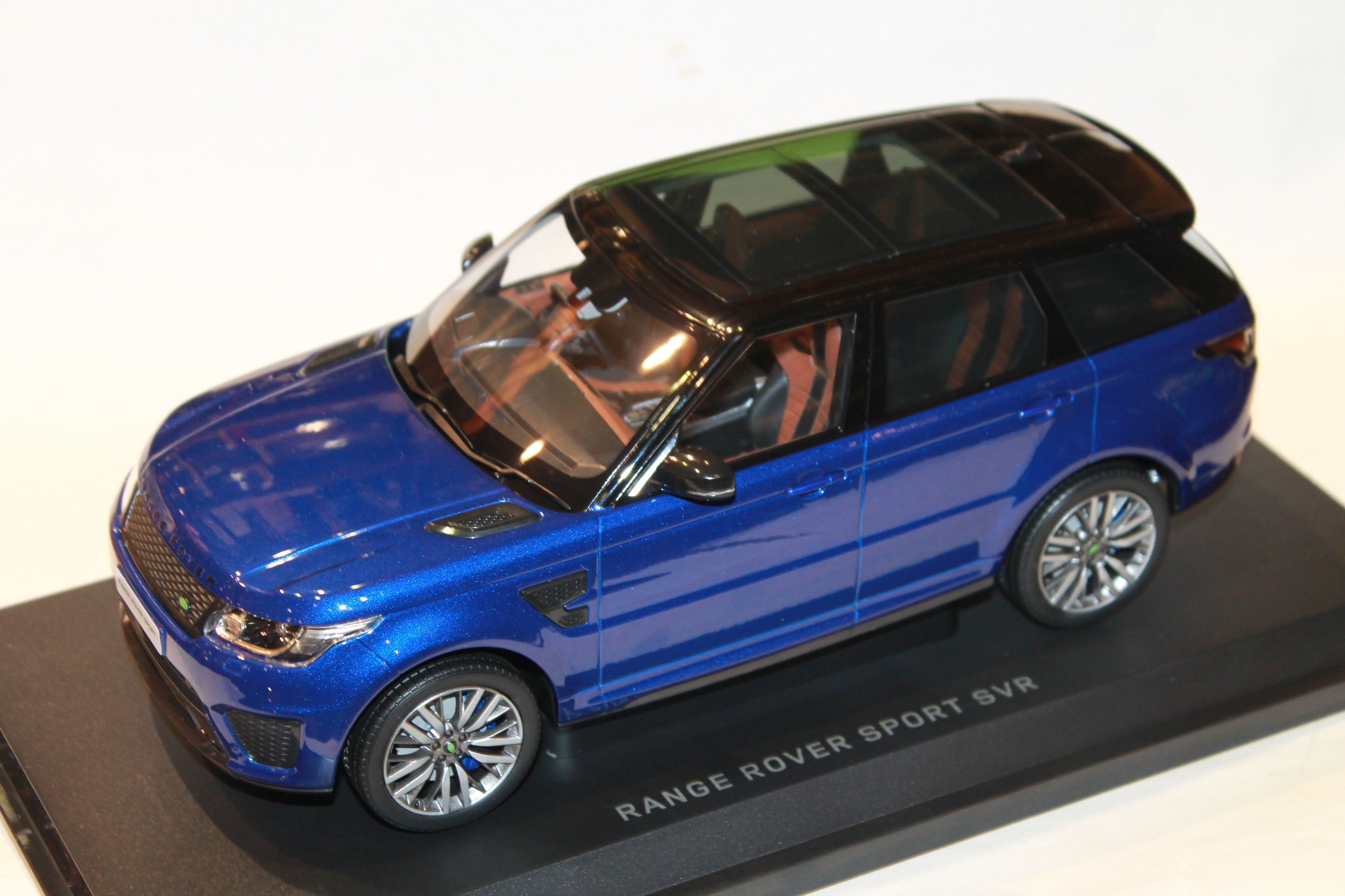 RANGE ROVER SPORT SVR 2017 KYOSHO 1/18°