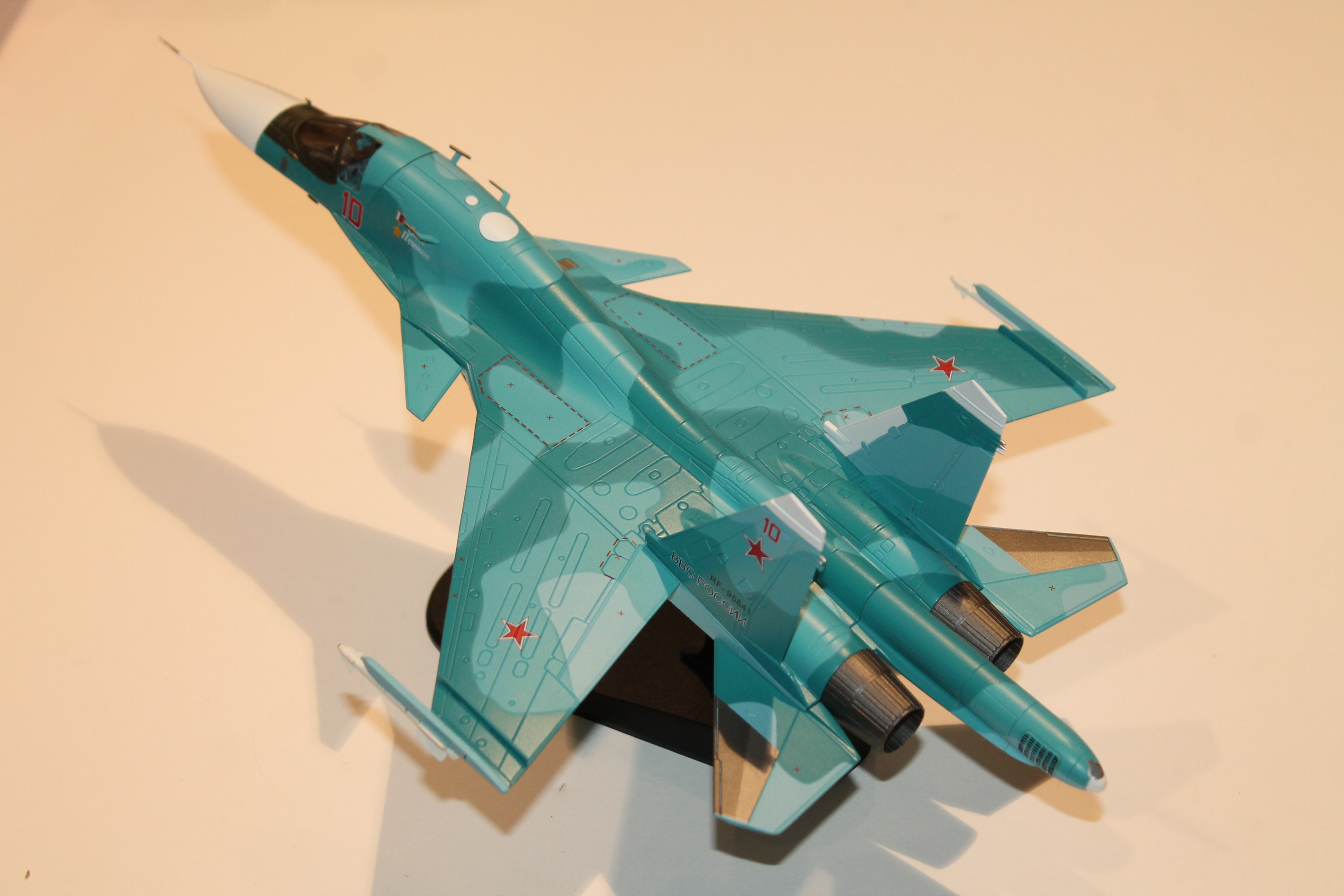 SU-34 FULLBACK FIGHTER BOMBER 2017 HOBBY MASTER 1/72°