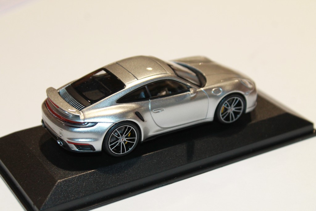 PORSCHE 911 TURBO S SILVER TYPE 992 MINICHAMPS 1/43°