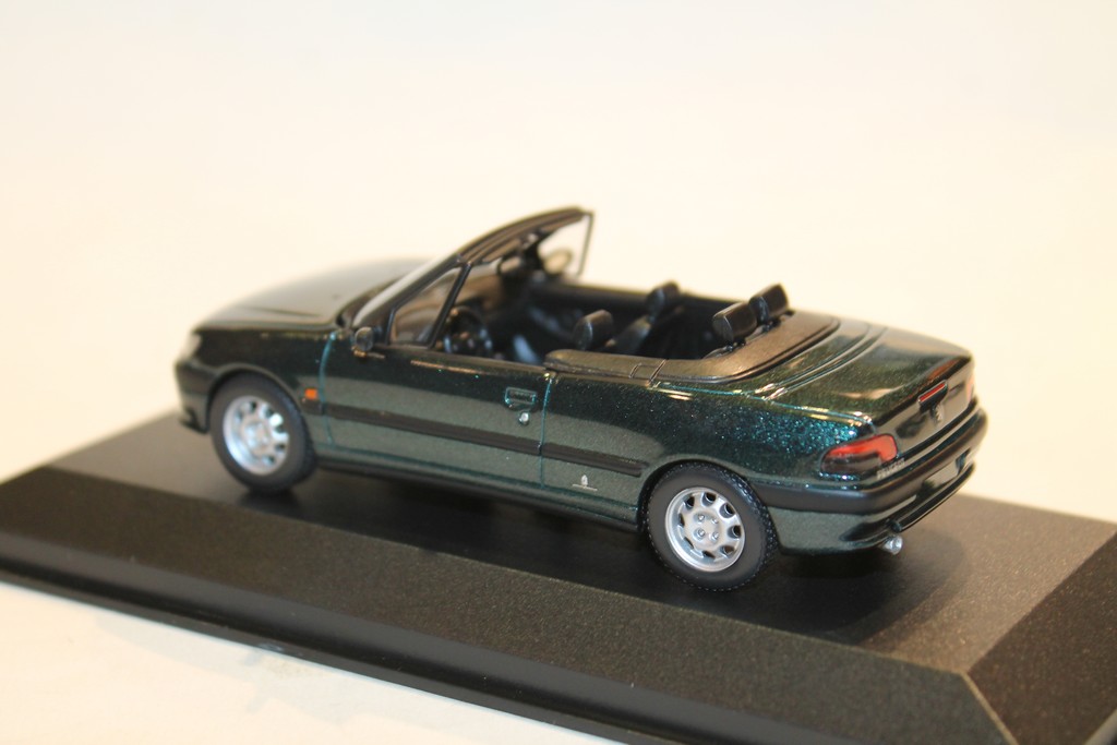 PEUGEOT 306 CABRIOLET VERT 1998 MAXICHAMPS 1/43°