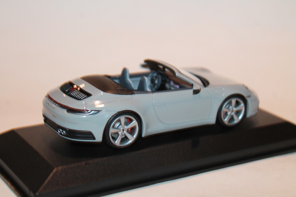 PORSCHE 911 CARRERA 4S CABRIOLET GRIS 2019 MINICHAMPS 1/43°