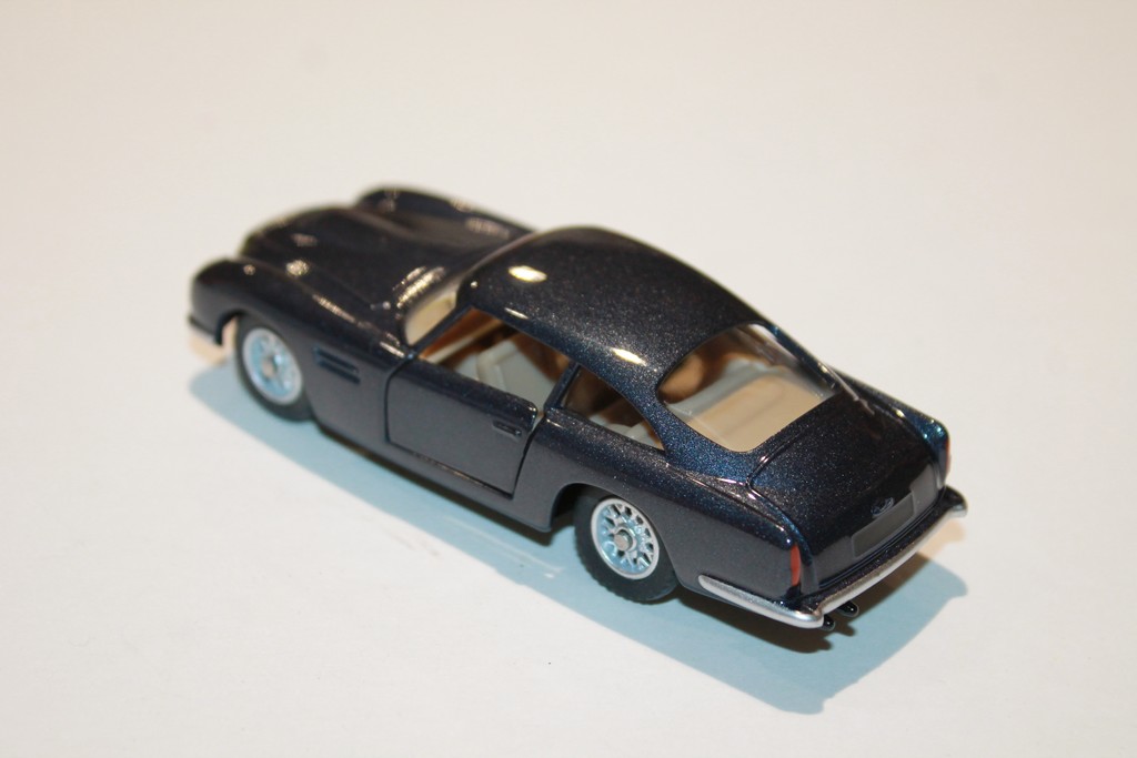 ASTON MARTIN VANTAGE BLEU 1964 SOLIDO 1/43°