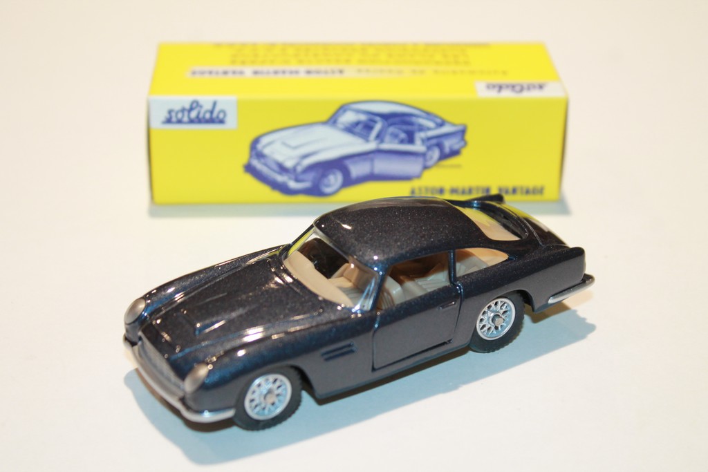 ASTON MARTIN VANTAGE BLEU 1964 SOLIDO 1/43°