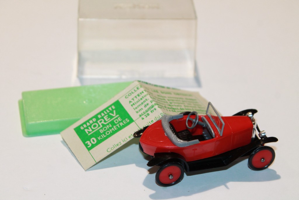 Maquette Voiture : Citroën 5CV Trefle - Heller - Rue des Maquettes