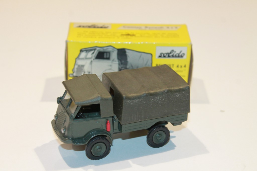 RENAULT 4X4 TOUS TERRAINS SOLIDO 1/43°