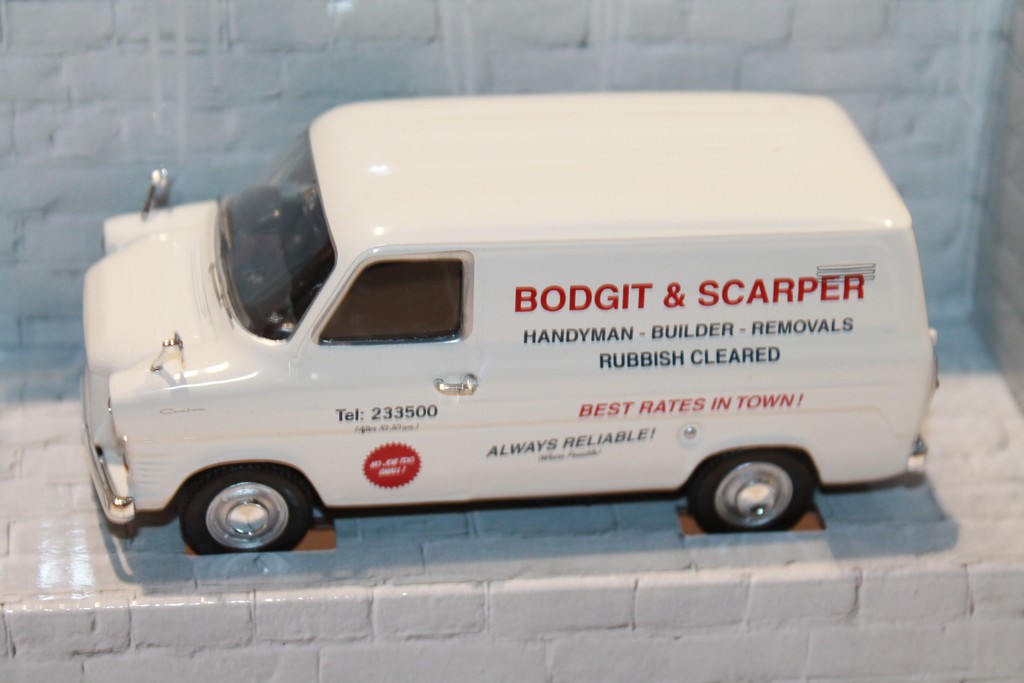 FORD TRANSIT MK1 TOOLS OF THE TRADE BODGIT AND SCARPER CORGI 1/43°