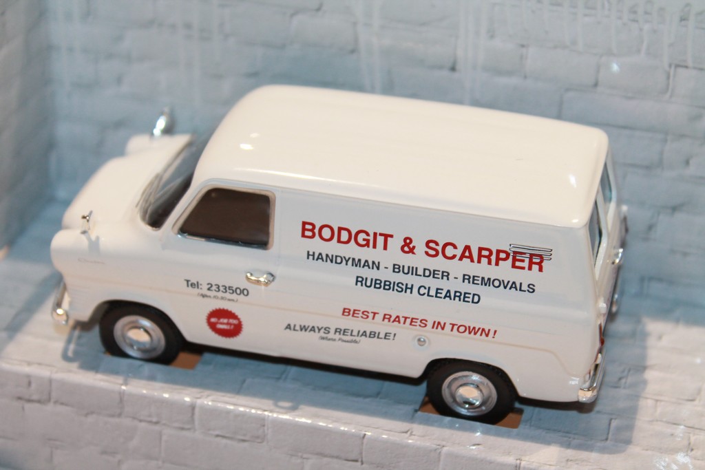 FORD TRANSIT MK1 TOOLS OF THE TRADE BODGIT AND SCARPER CORGI 1/43°