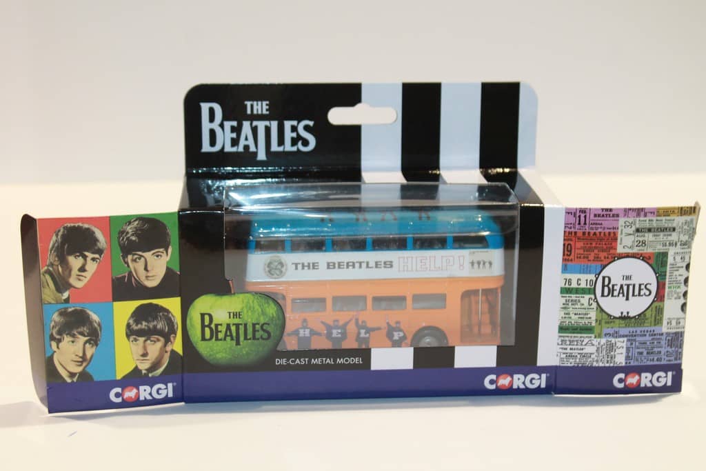 LONDON BUS THE BEATLES HELP CORGI 1/64°