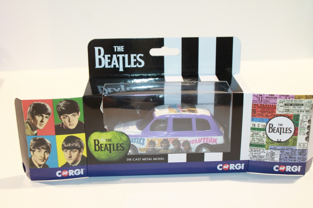 LONDON TAXI THE BEATLES HEY JUDE CORGI 1/36°