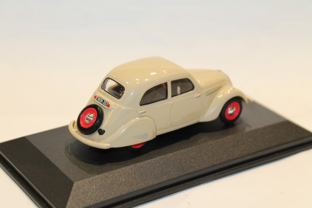 PEUGEOT 202 CREME 1939 ODEON 1/43°