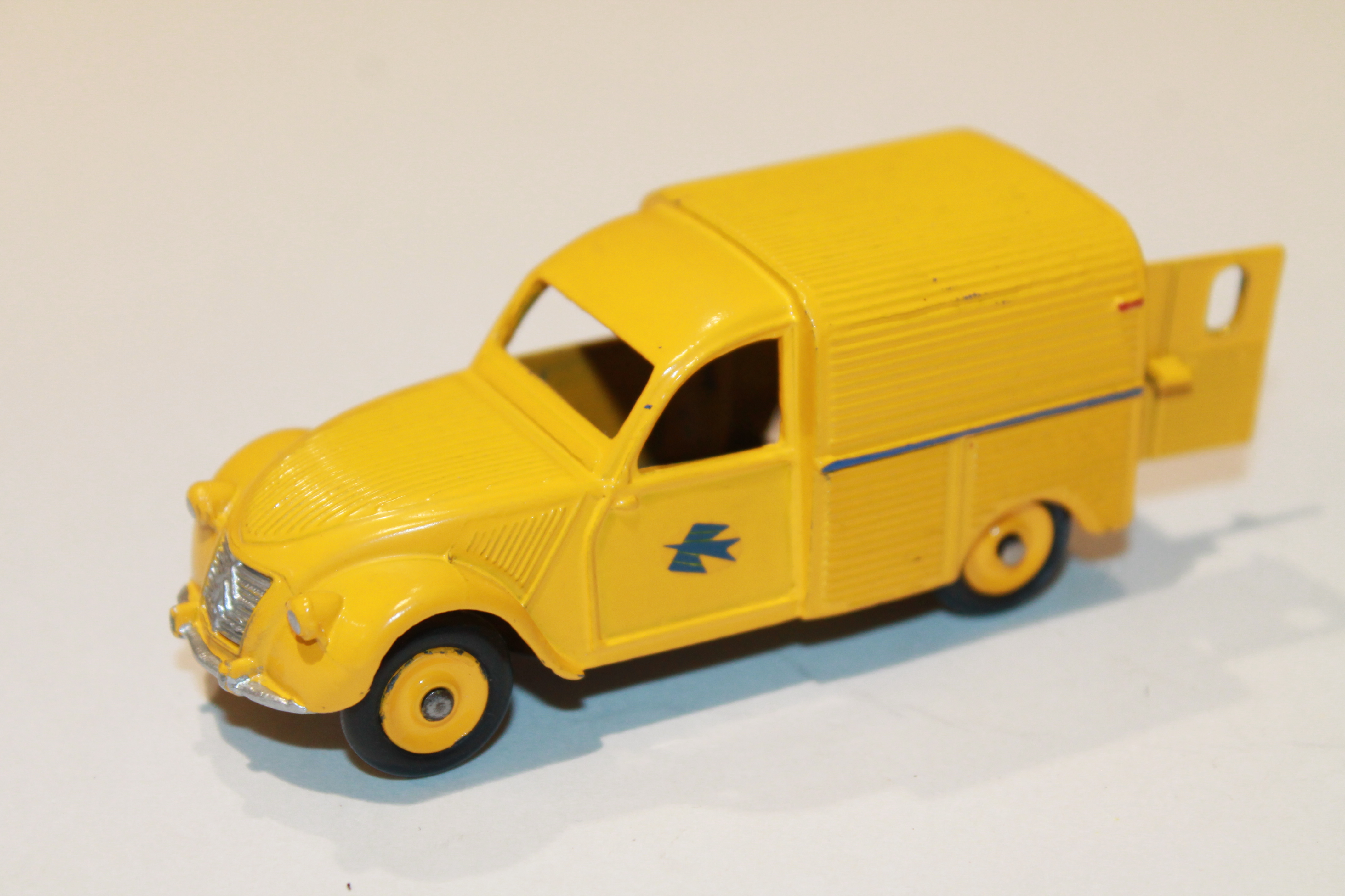 CITROEN 2CV POSTE DINKY TOYS 1/43°