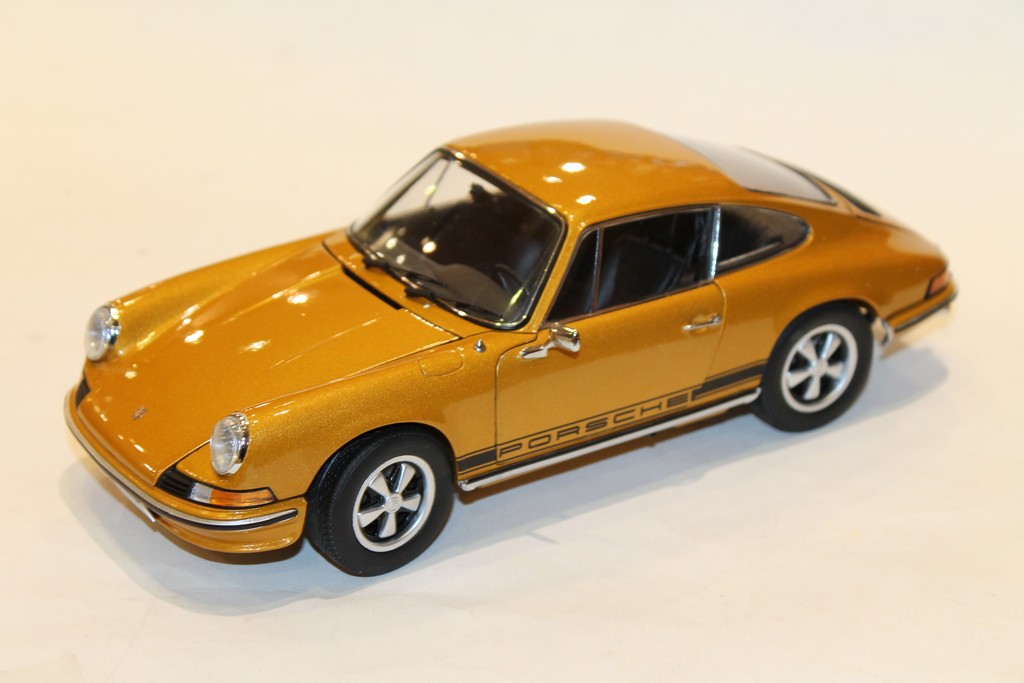 PORSCHE 911 S COUPE OR 1973 SCHUCO 1/18°