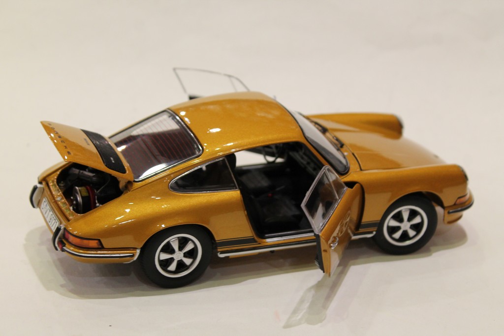 PORSCHE 911 S COUPE OR 1973 SCHUCO 1/18°