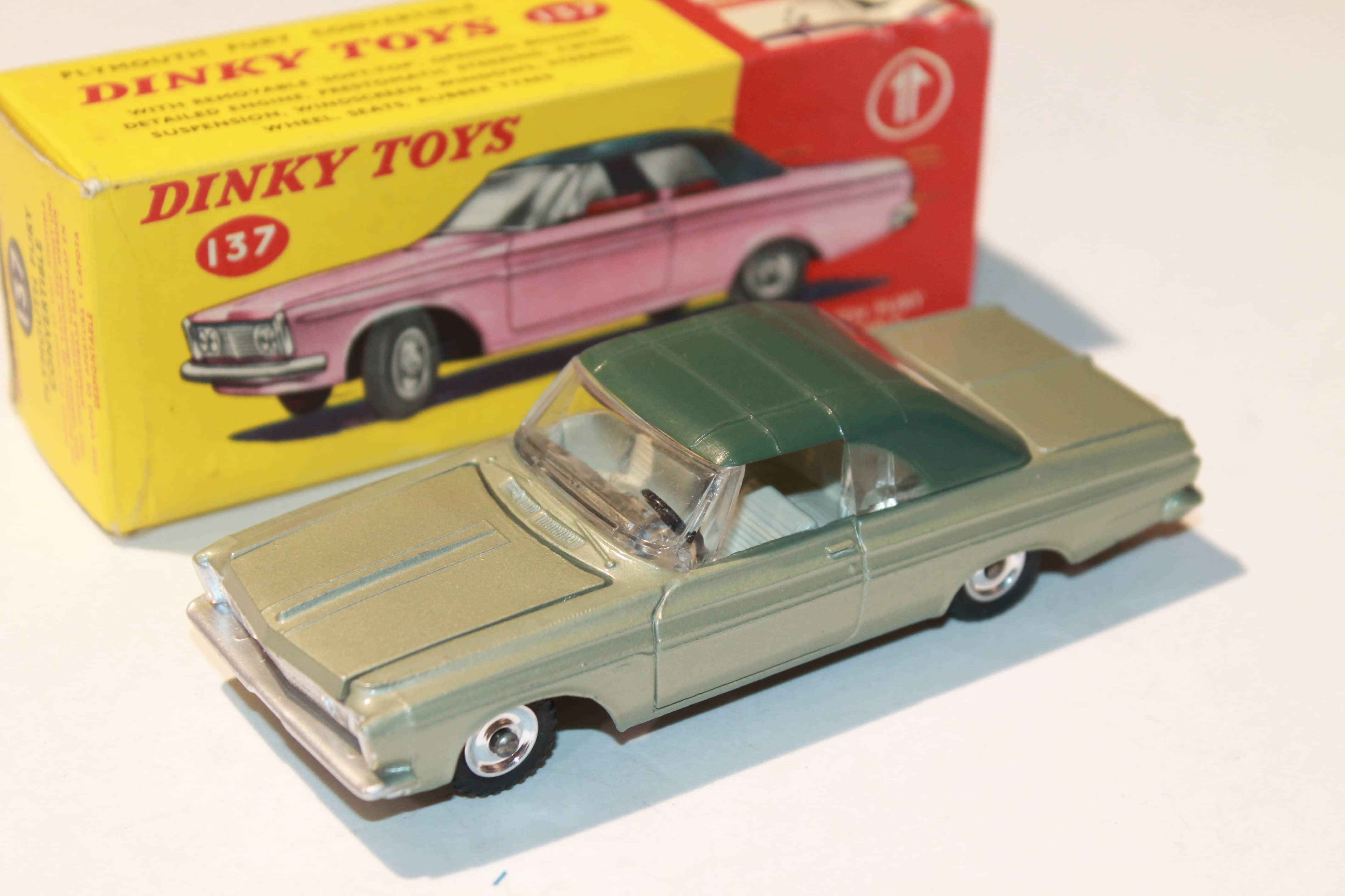 Neo SB 1/43 Plymouth Fury Convertible Bleue 1960 - Modèle De Vitrine (sans Boîte)