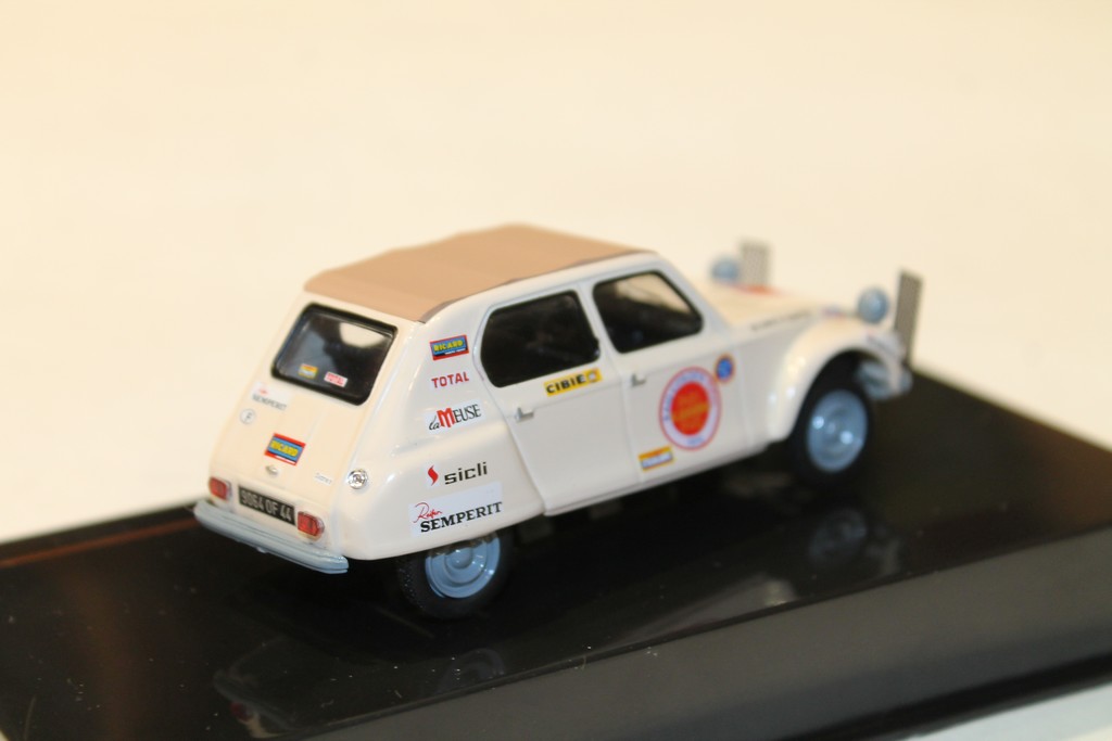 CITROEN DYANE RAID PARIS-KABOUL 1970 IXO 1/43°