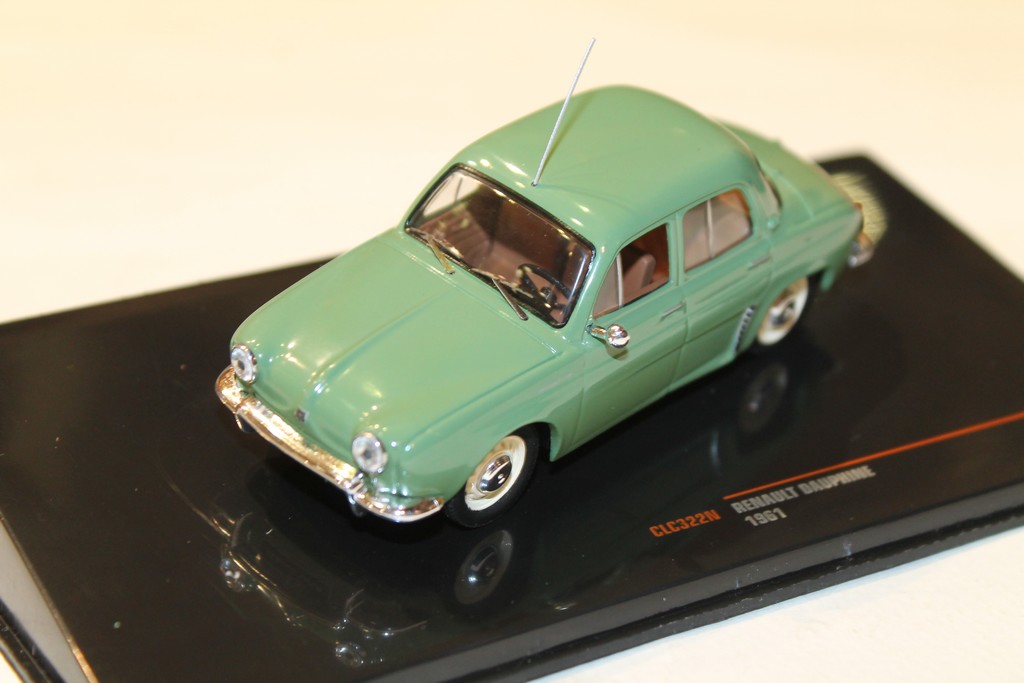 RENAULT DAUPHINE 1961 IXO 1/43°