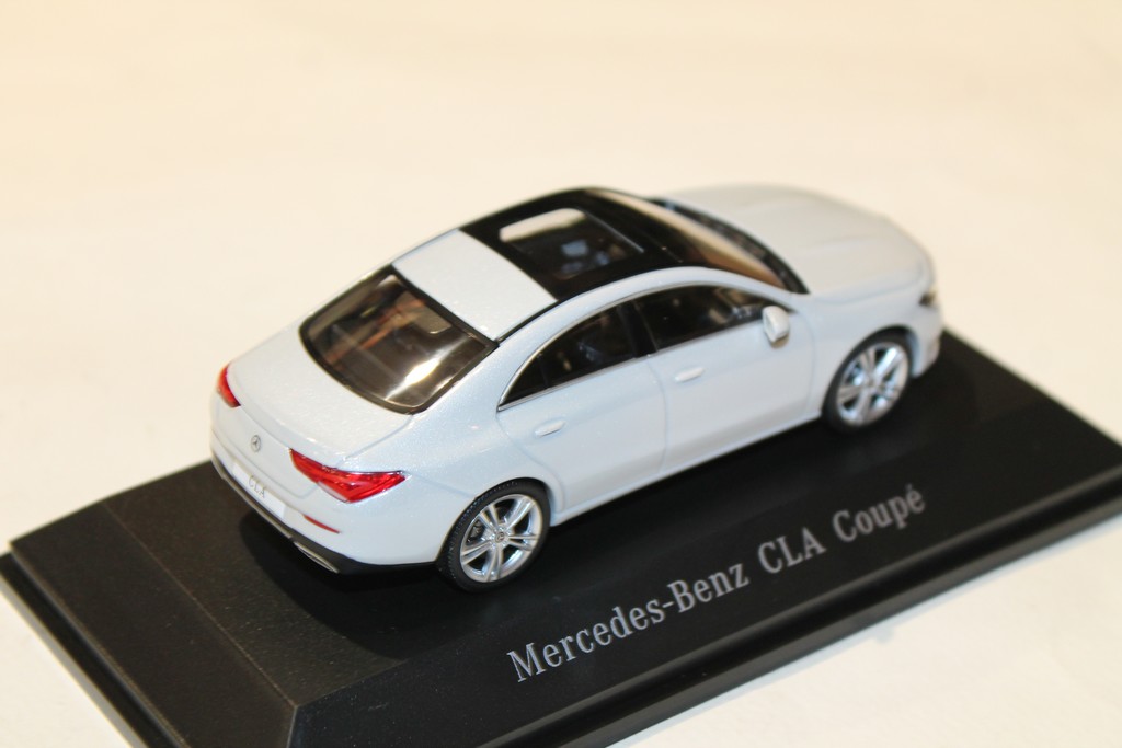 MERCEDES-BENZ CLA COUPE BLANC 2019 SPARK 1/43°