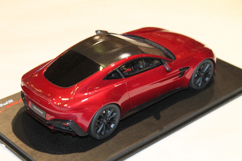 ASTON MARTIN VANTAGE RED 2018 TOPSPEED 1/18°