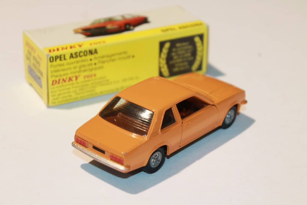 Opel Ascona 1:43 Par Pilen – Miniature De Collection (état D’occasion)
