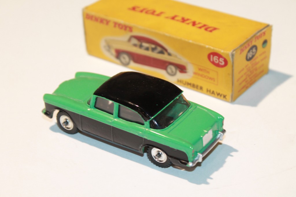 HUMBER HAWK PISTACHE ET NOIR DINKY TOYS