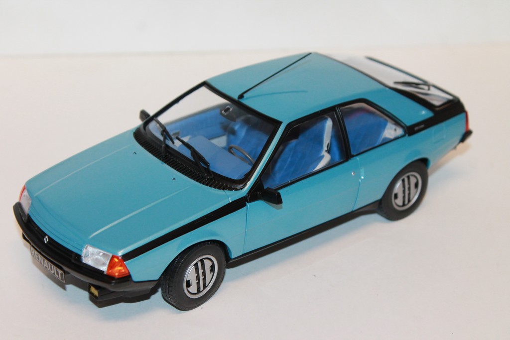 RENAULT FUEGO GTS BLEU 1980 SOLIDO 1/18°