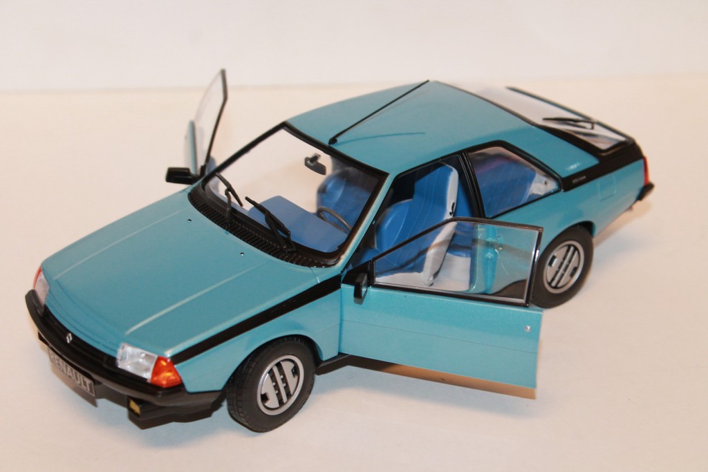 RENAULT FUEGO GTS BLEU 1980 SOLIDO 1/18°