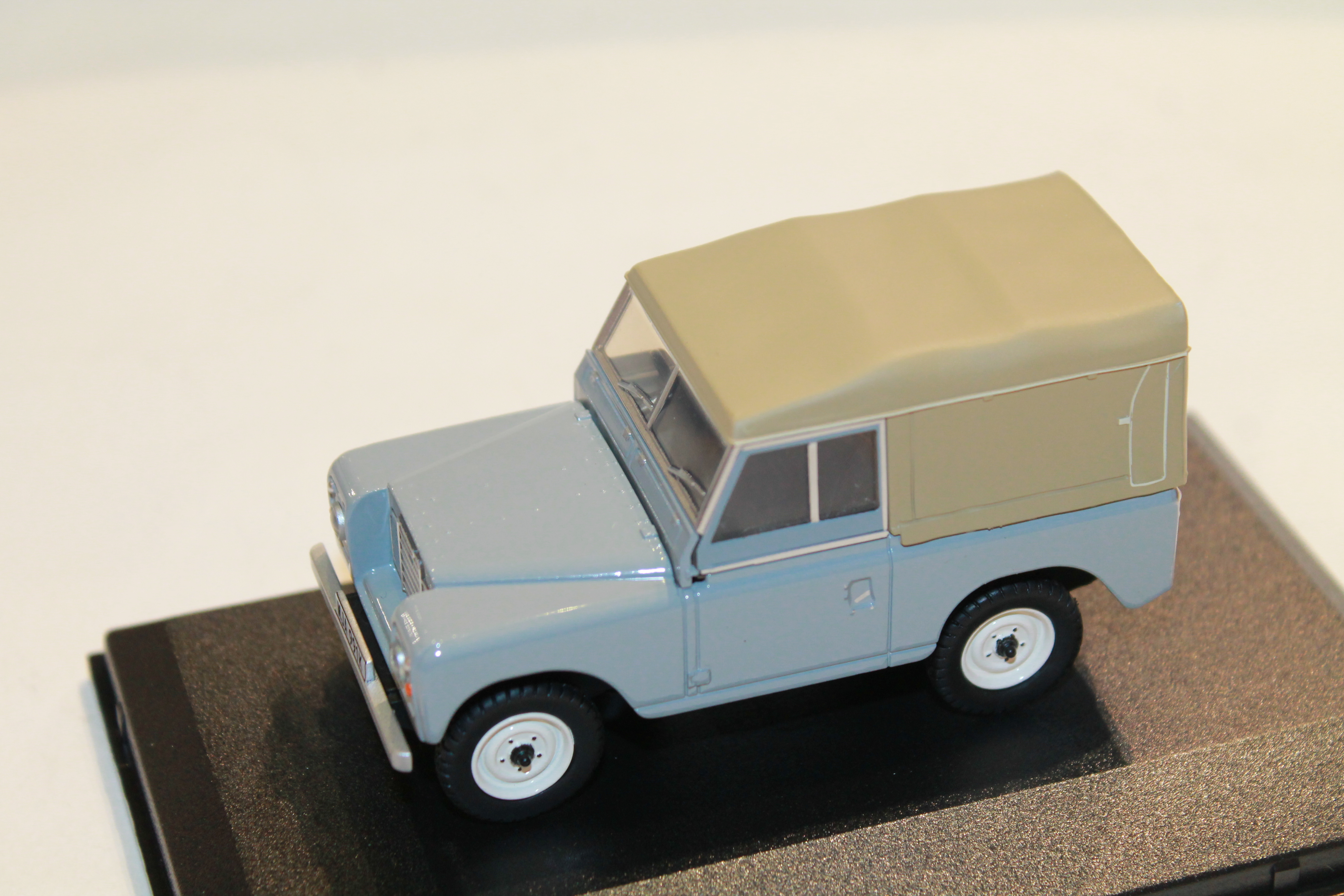LAND ROVER SERIES 3 SWB CANVAS MID GREY OXFORD 1/43°